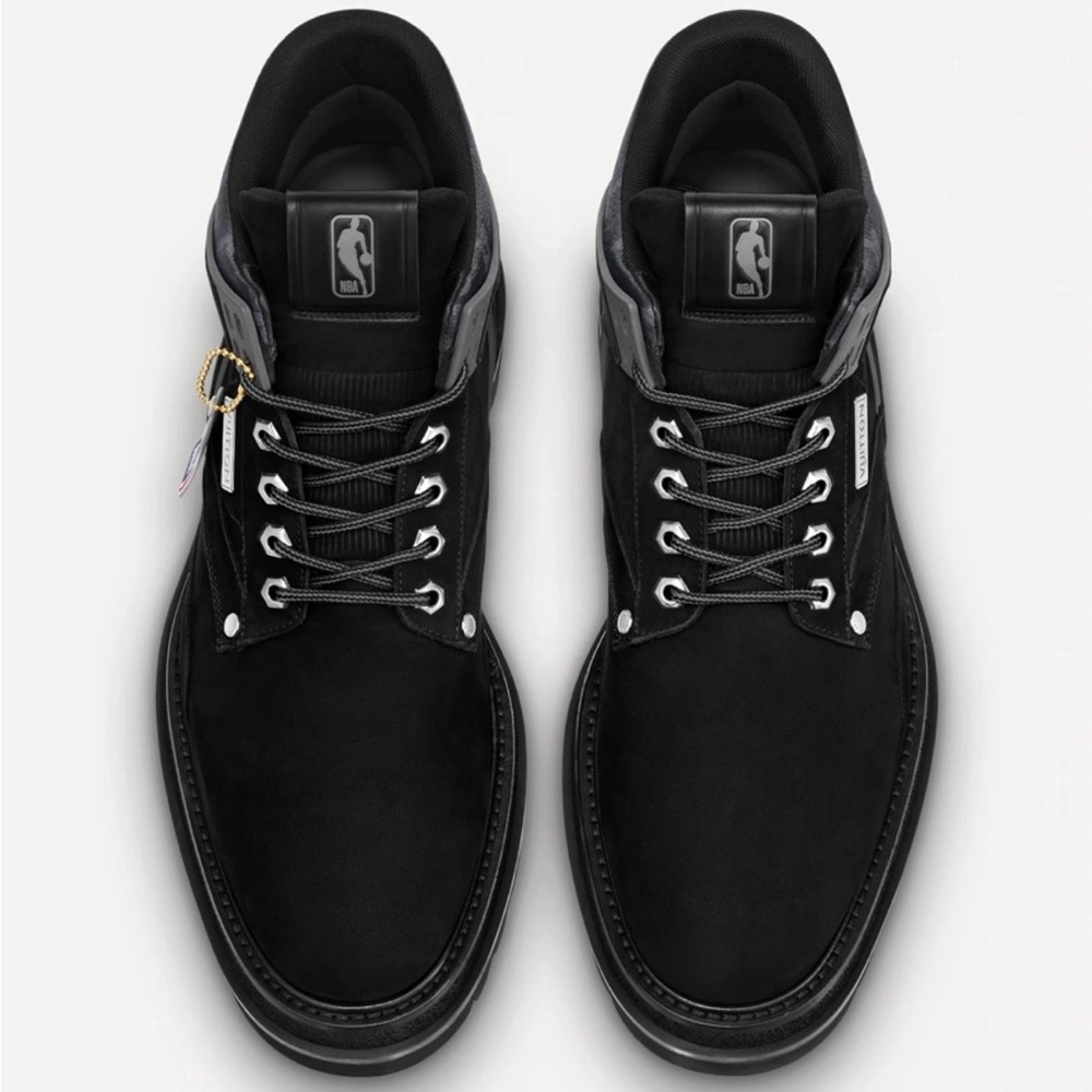 Louis Vuitton Black Rugged Boots with Chunky Sole - Picture 4 of 16